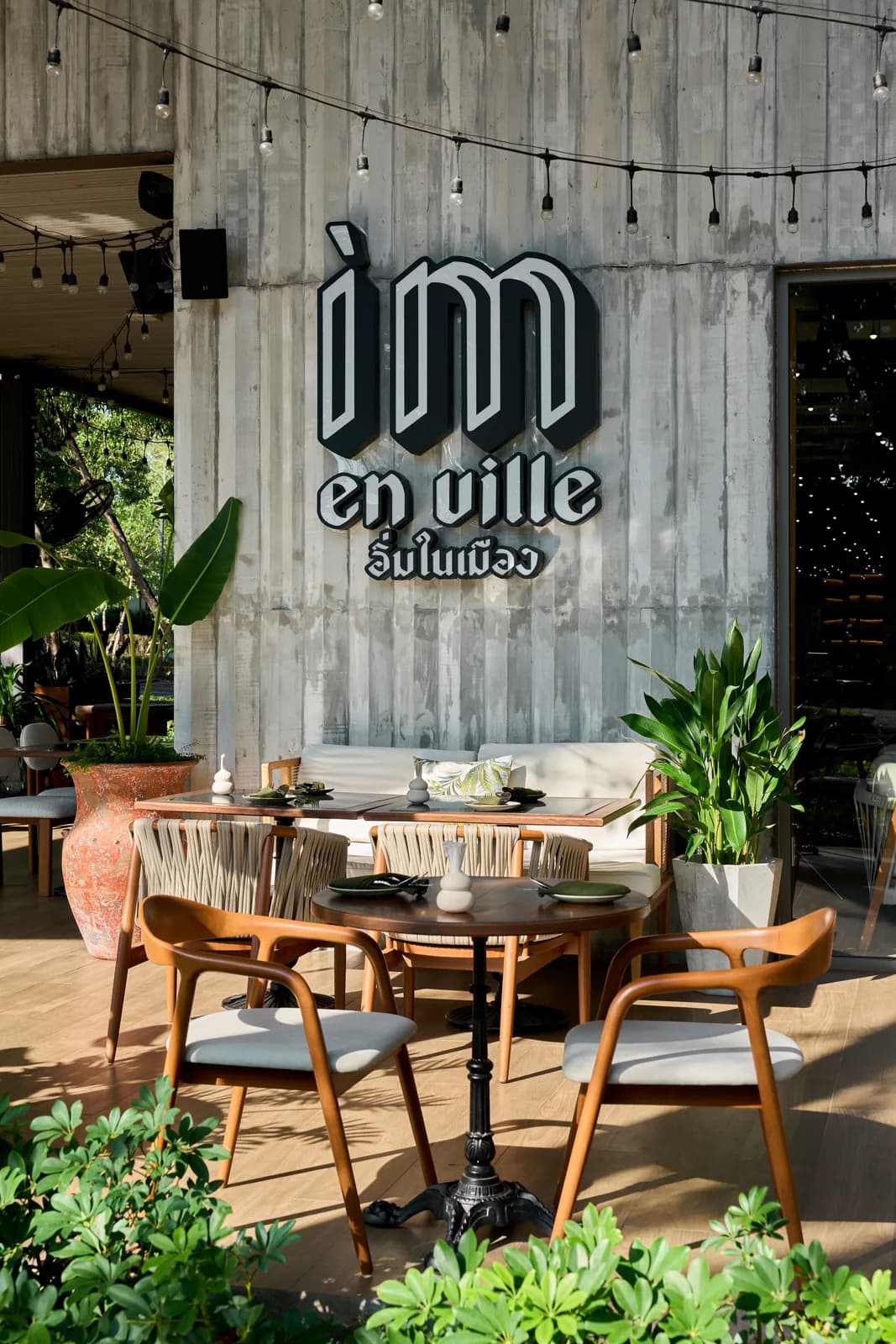Community & Lifestyle